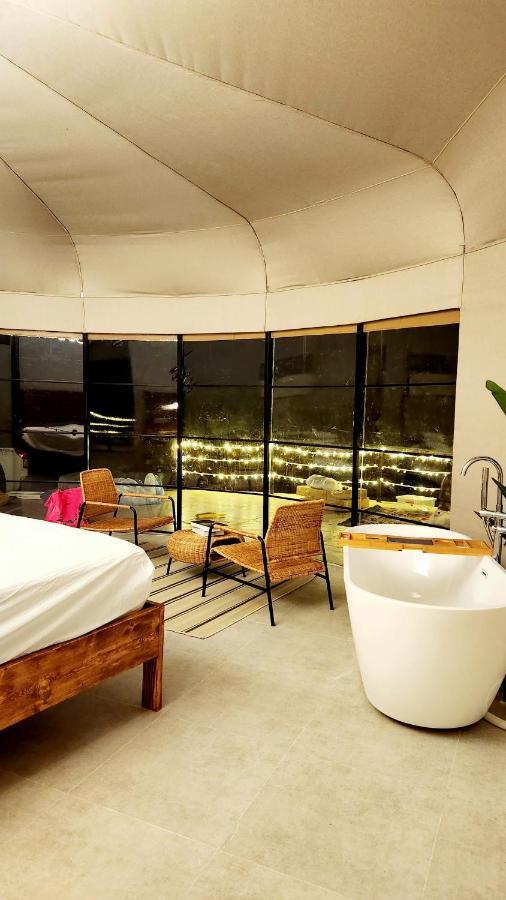 Starry Domes Desert Camp Badīyah Exterior foto